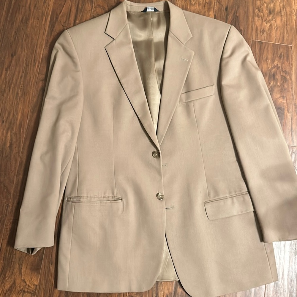 Sport coat 
Tan
42R